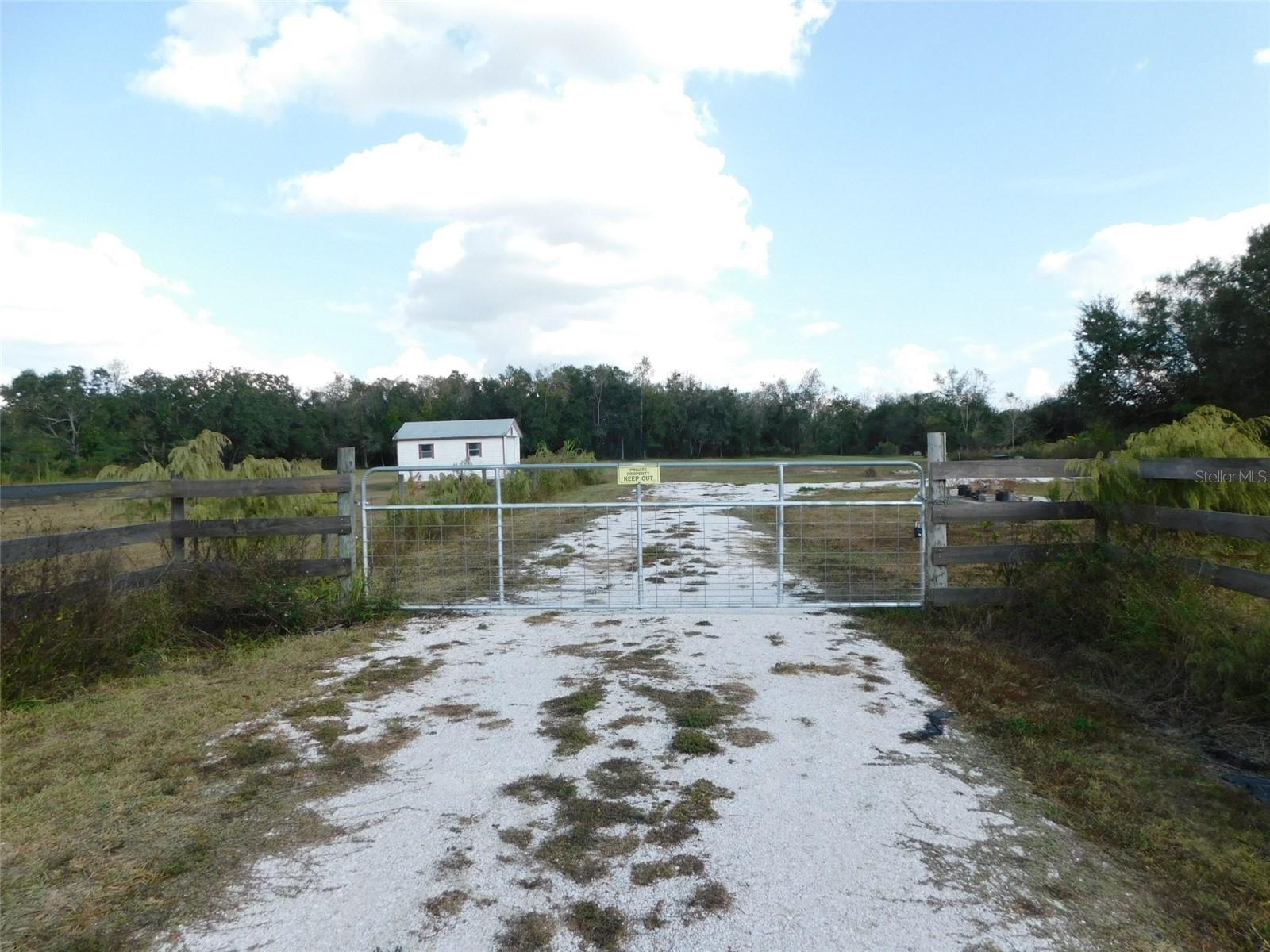 GENES LITTLE ACRES - Land
