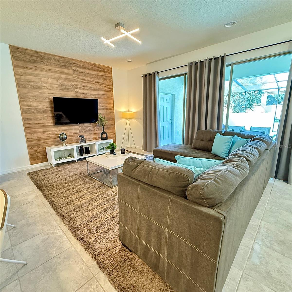 WINDSOR AT WESTSIDE PH 3 - Residential