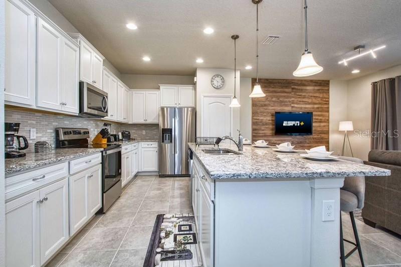 WINDSOR AT WESTSIDE PH 3 - Residential