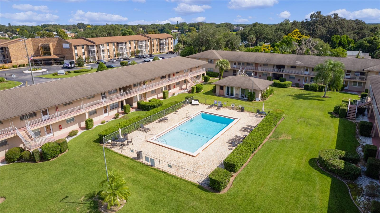 LAKEVIEW CONDO - Residential