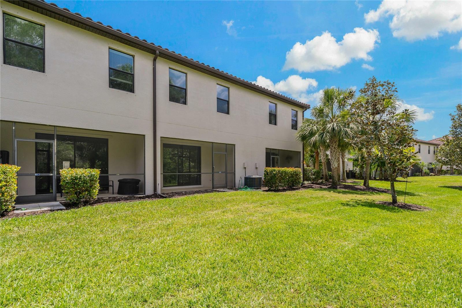 TOWNHOMES AT REGATTA LANDING - Residential Lease