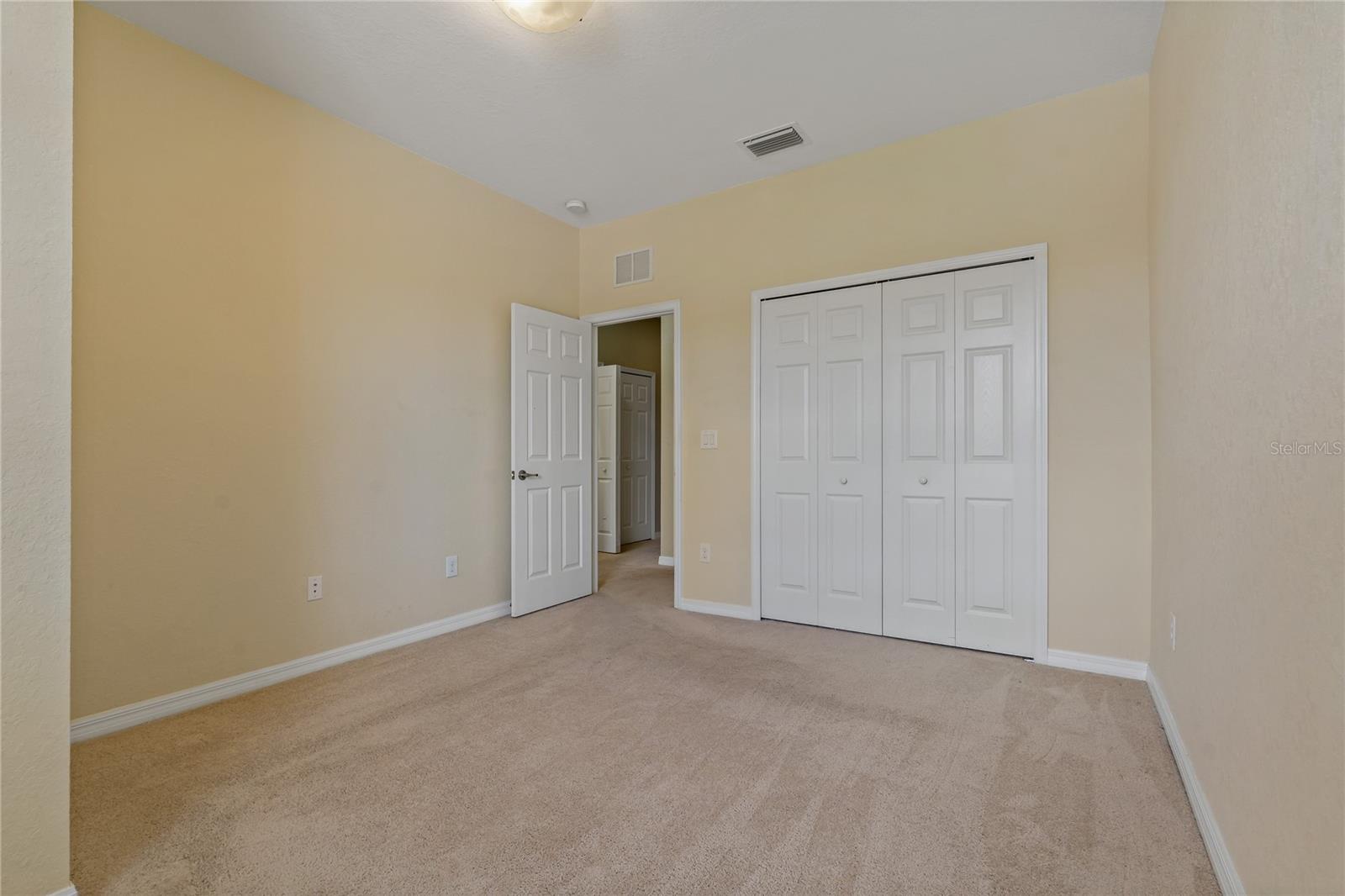 TOWNHOMES AT REGATTA LANDING - Residential Lease