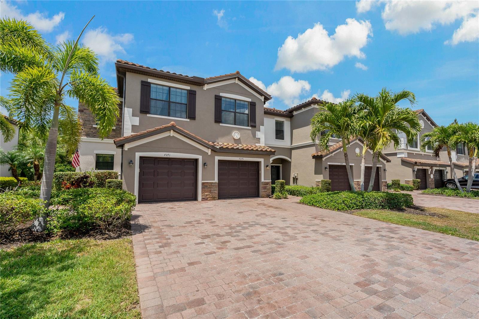 TOWNHOMES AT REGATTA LANDING - Residential Lease