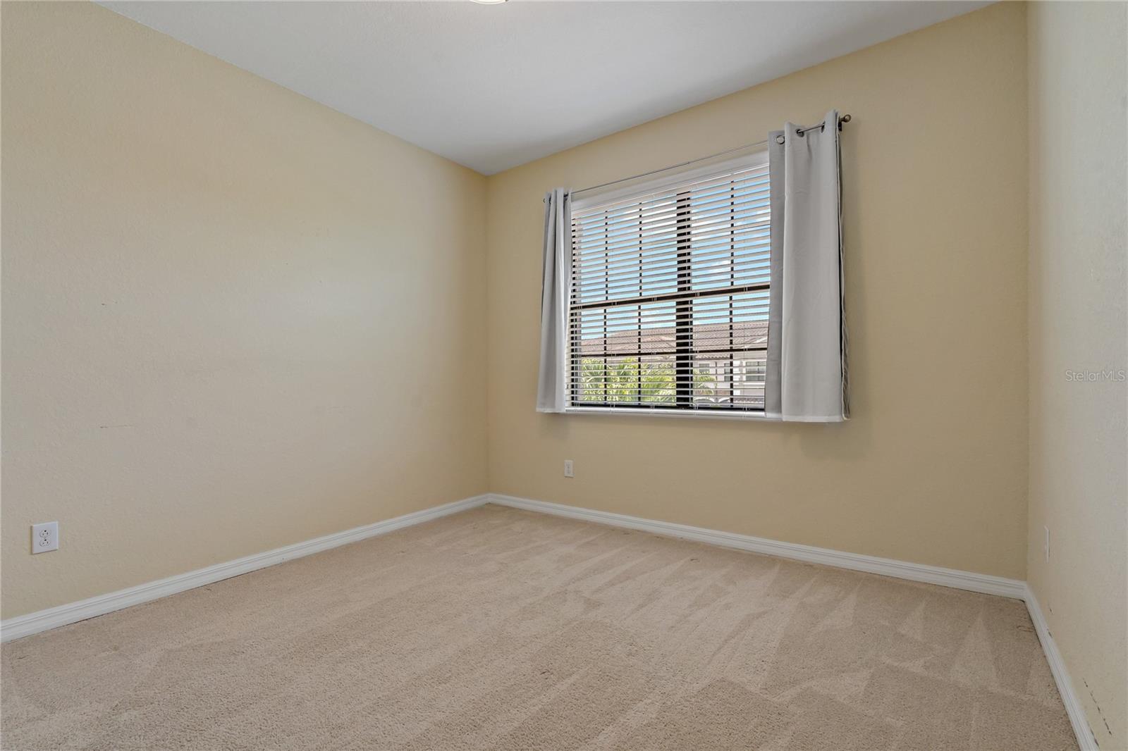 TOWNHOMES AT REGATTA LANDING - Residential Lease