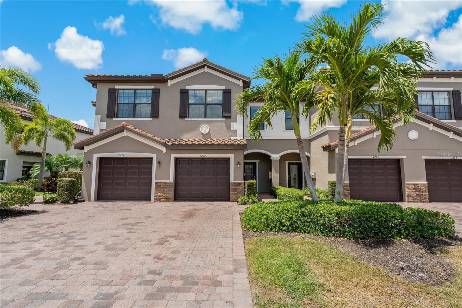 TOWNHOMES AT REGATTA LANDING - Residential Lease
