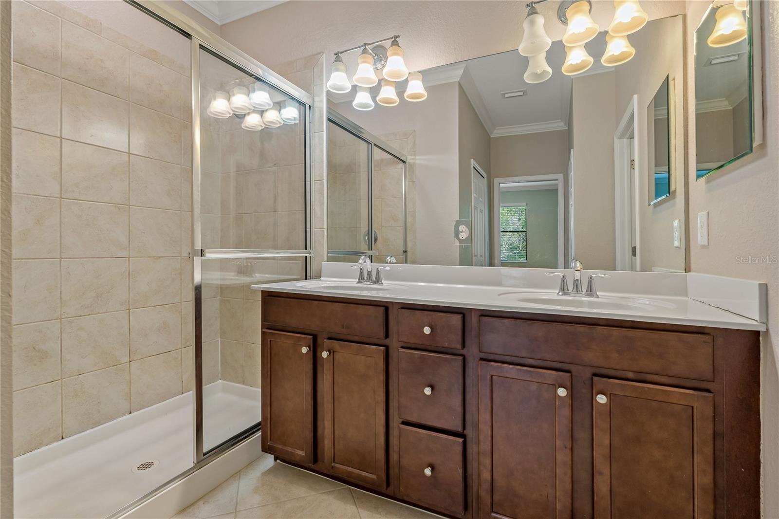 TOWNHOMES AT REGATTA LANDING - Residential Lease