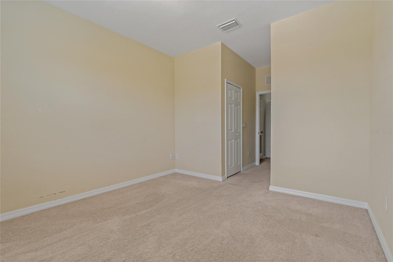 TOWNHOMES AT REGATTA LANDING - Residential Lease