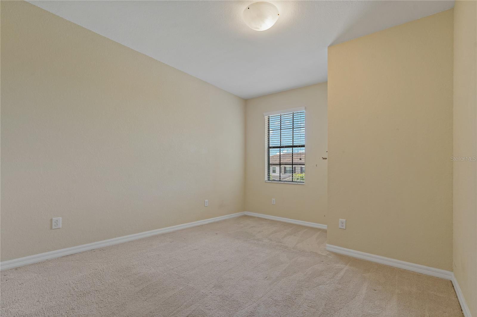 TOWNHOMES AT REGATTA LANDING - Residential Lease