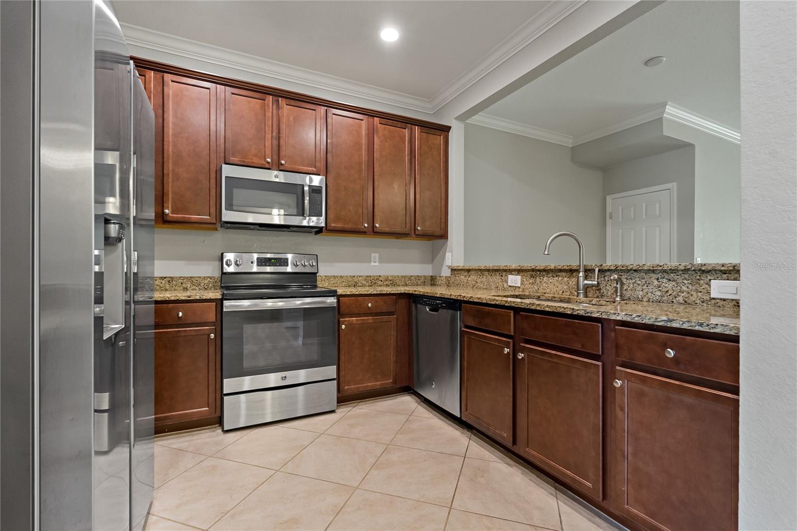 TOWNHOMES AT REGATTA LANDING - Residential Lease