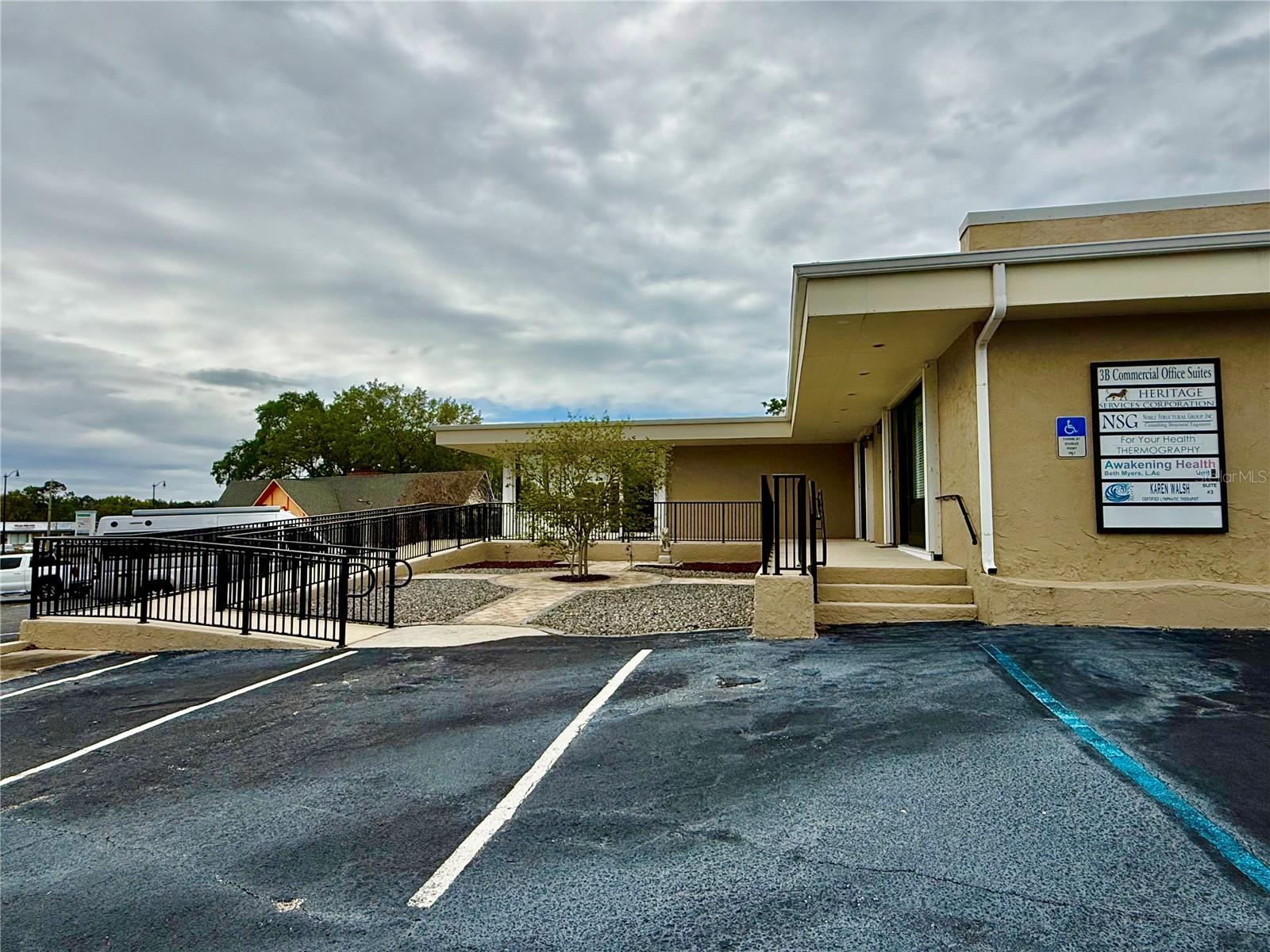 ACREAGE - Commercial Sale