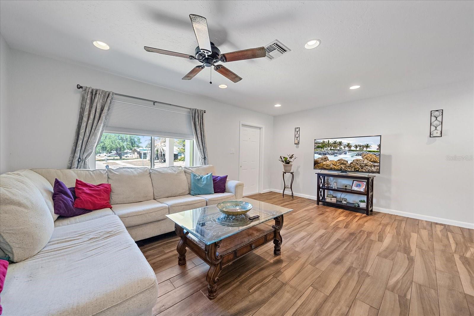 RIDGEWOOD ESTATES 19TH ADD - Residential