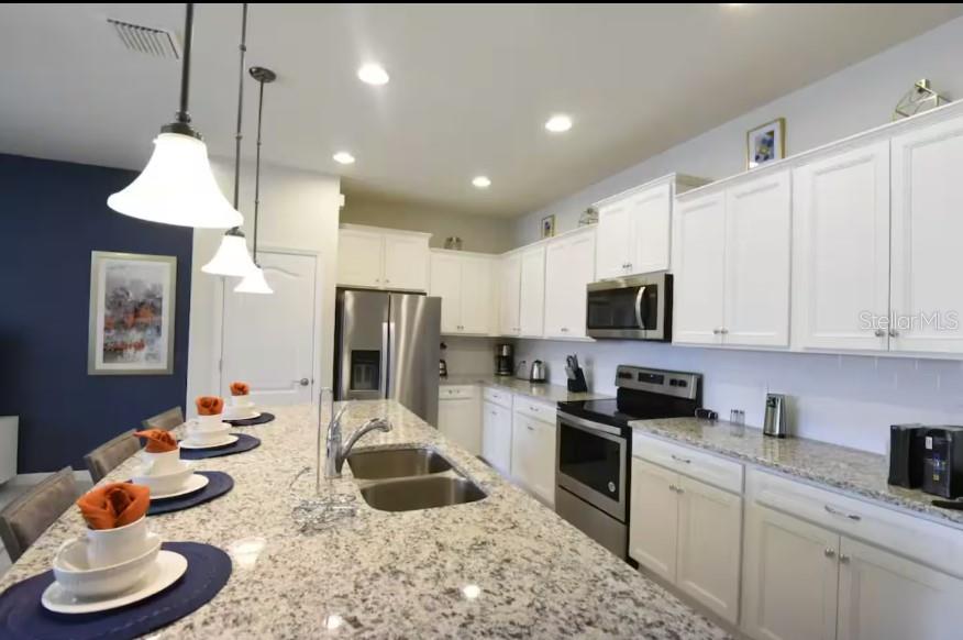WINDSOR AT WESTSIDE; WINDSOR/WESTSIDE - Residential