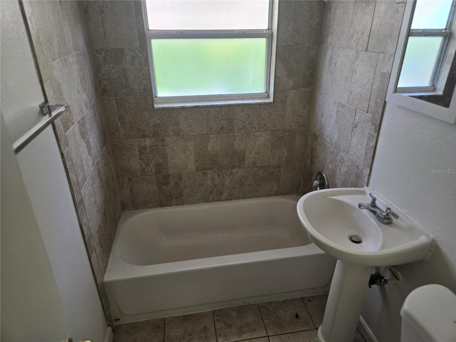 MEADOWVILLE - Residential Lease