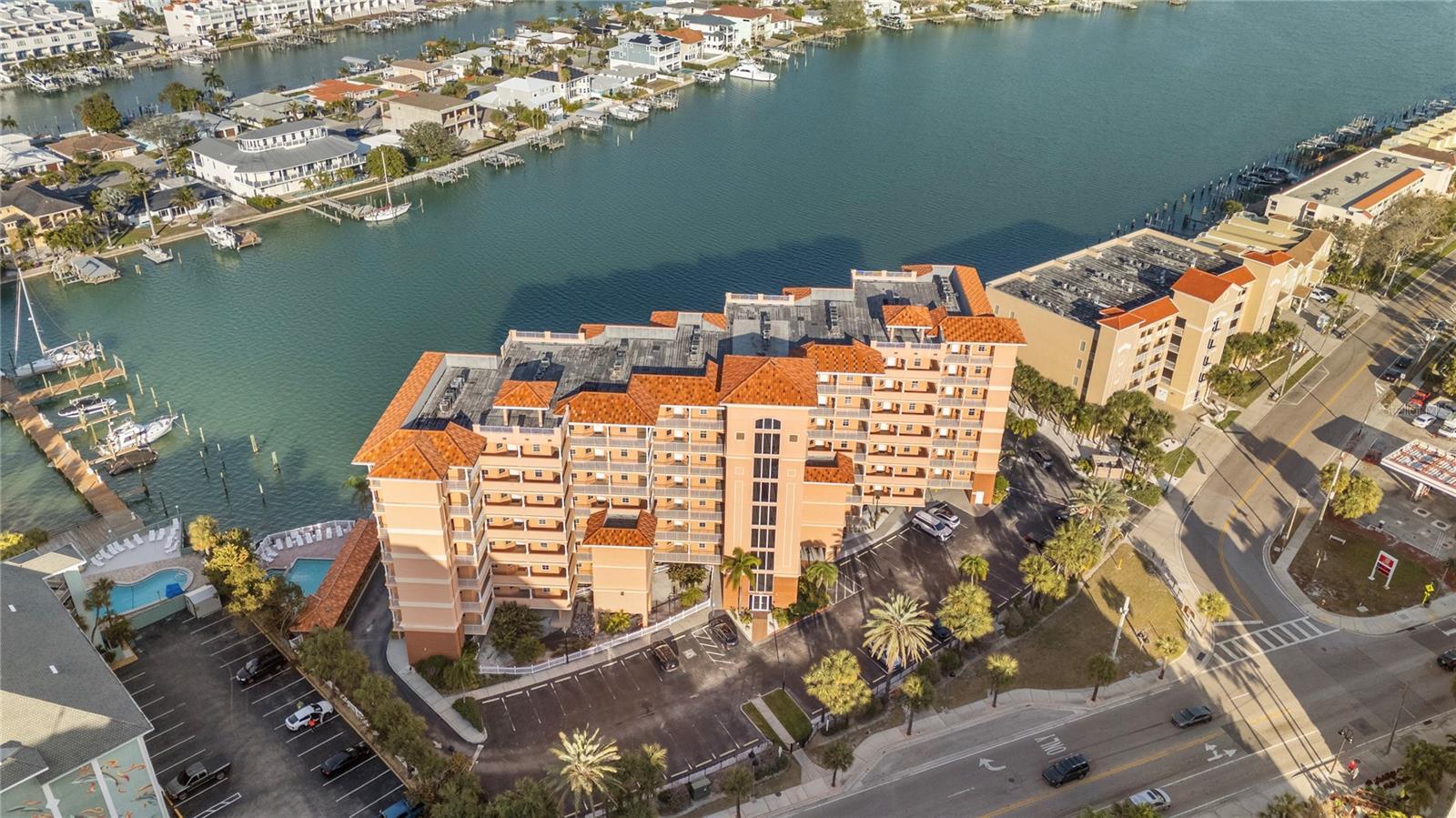 HARBORVIEW GRANDE CONDO - Residential