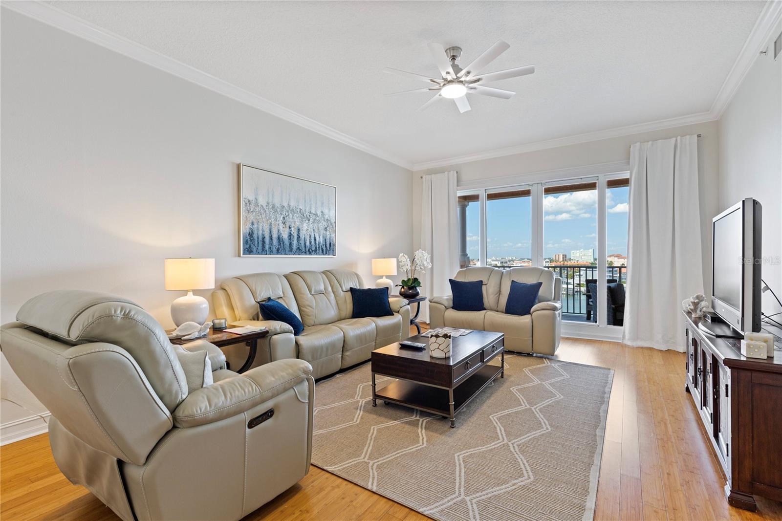 HARBORVIEW GRANDE CONDO - Residential