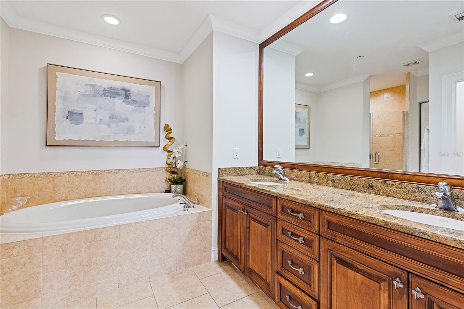 HARBORVIEW GRANDE CONDO - Residential