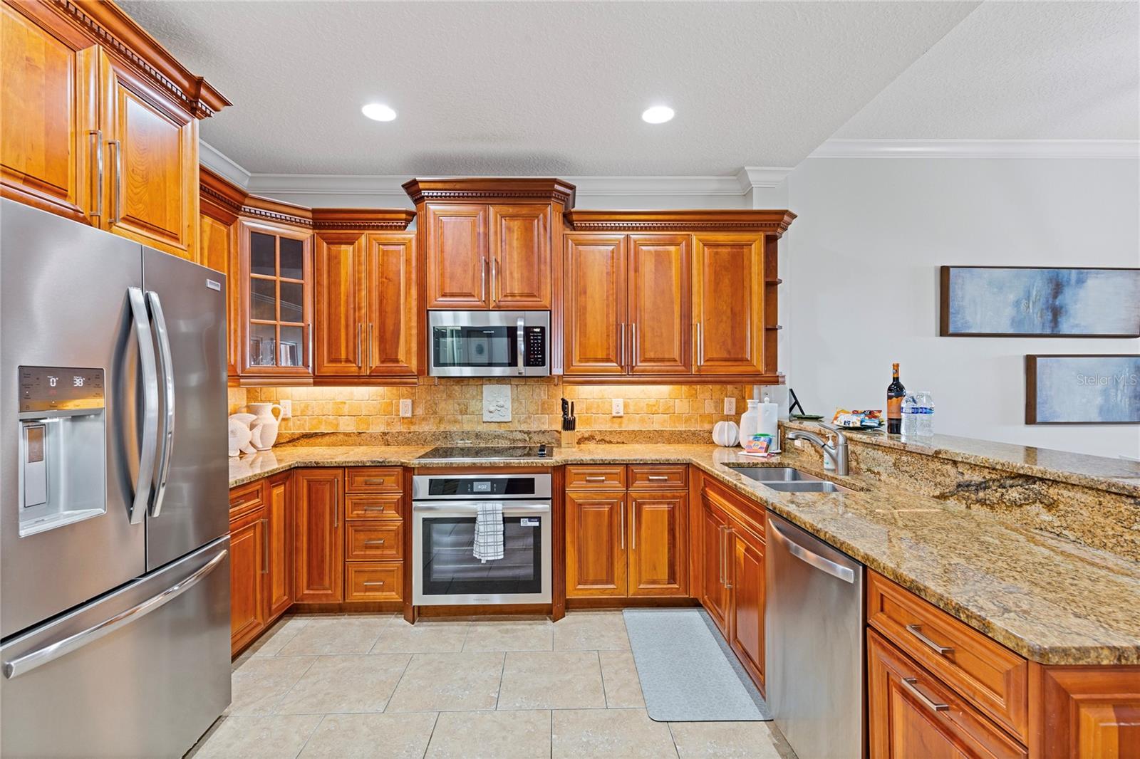 HARBORVIEW GRANDE CONDO - Residential