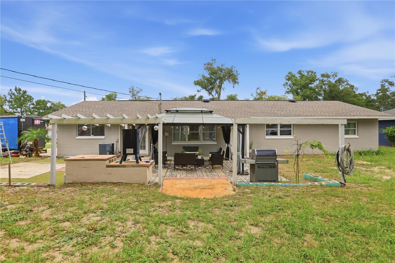 GROVELAND - Residential