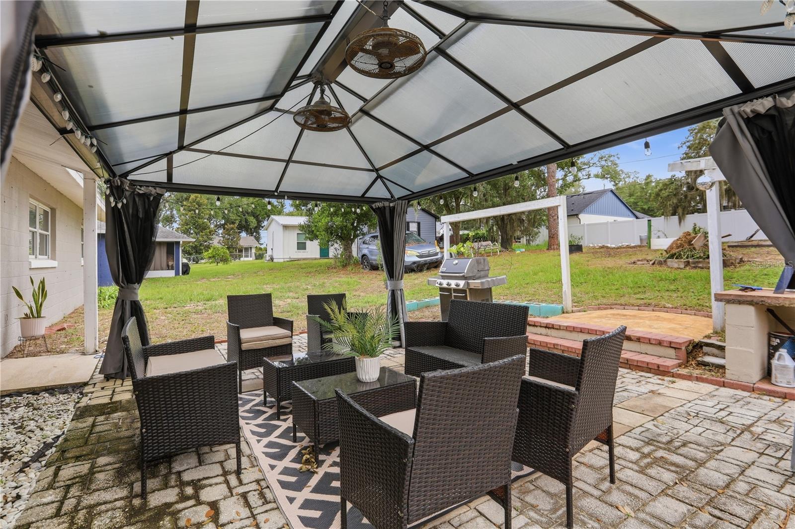 GROVELAND - Residential
