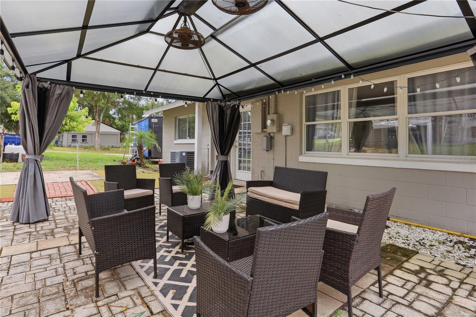 GROVELAND - Residential