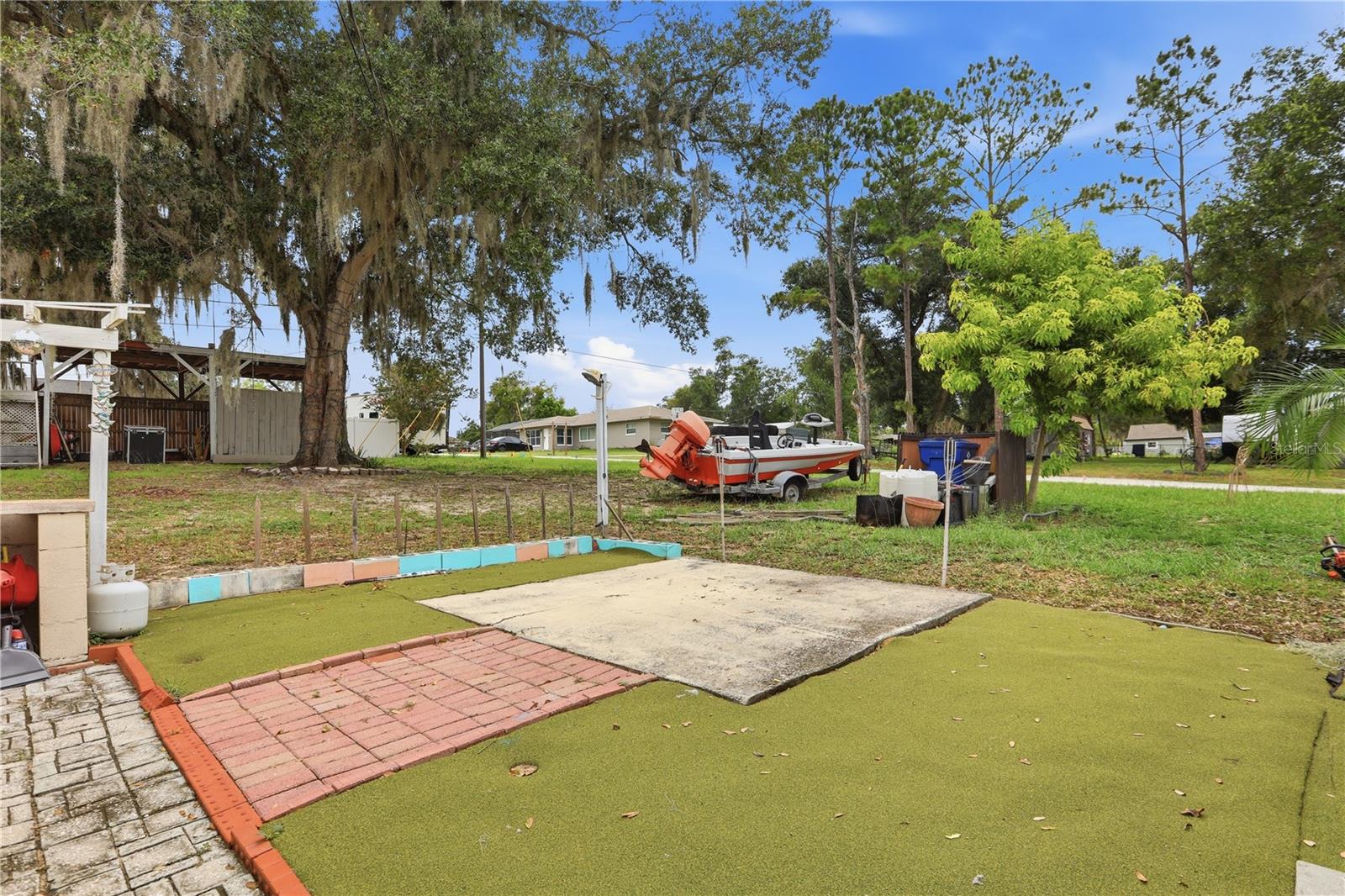 GROVELAND - Residential