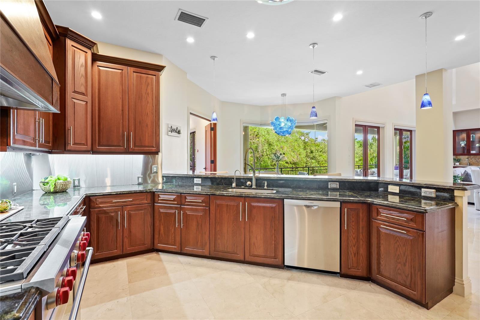 HAWKS HARBOR - Residential