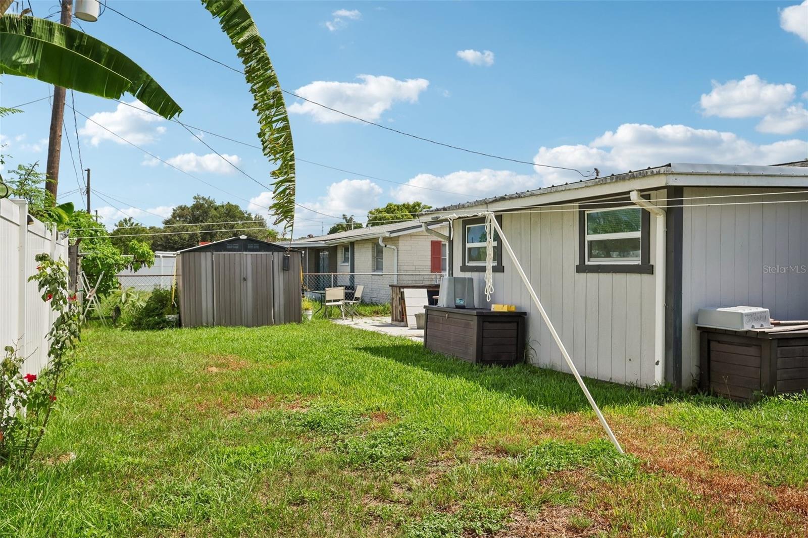 HOLIDAY GARDENS - Residential