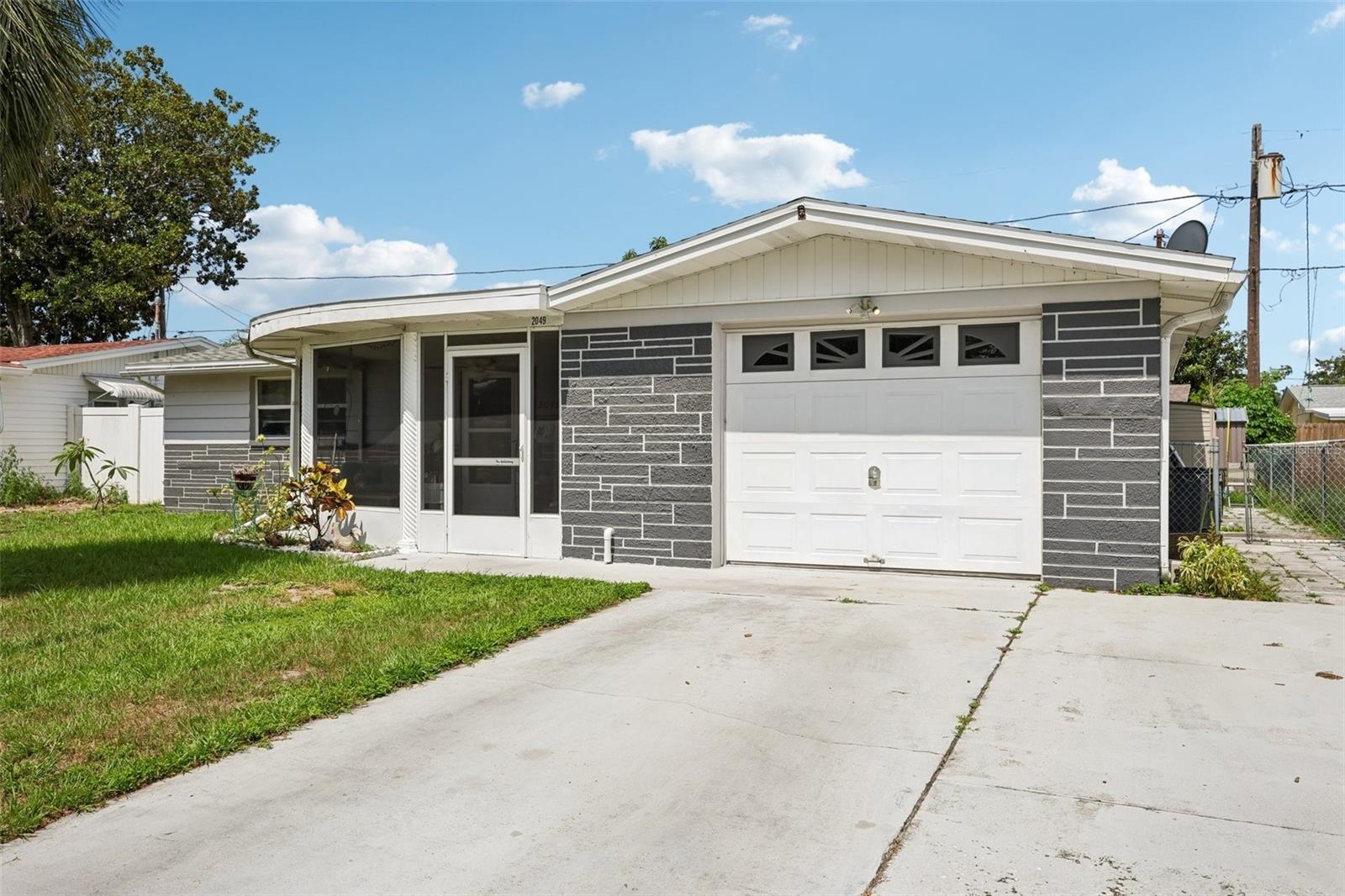 HOLIDAY GARDENS - Residential