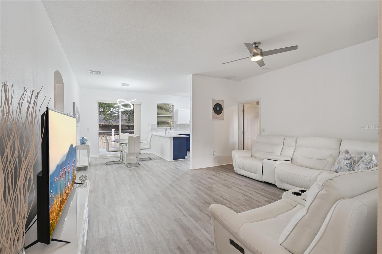 PLYMOUTH LANDING PH 02 49 20 - Residential