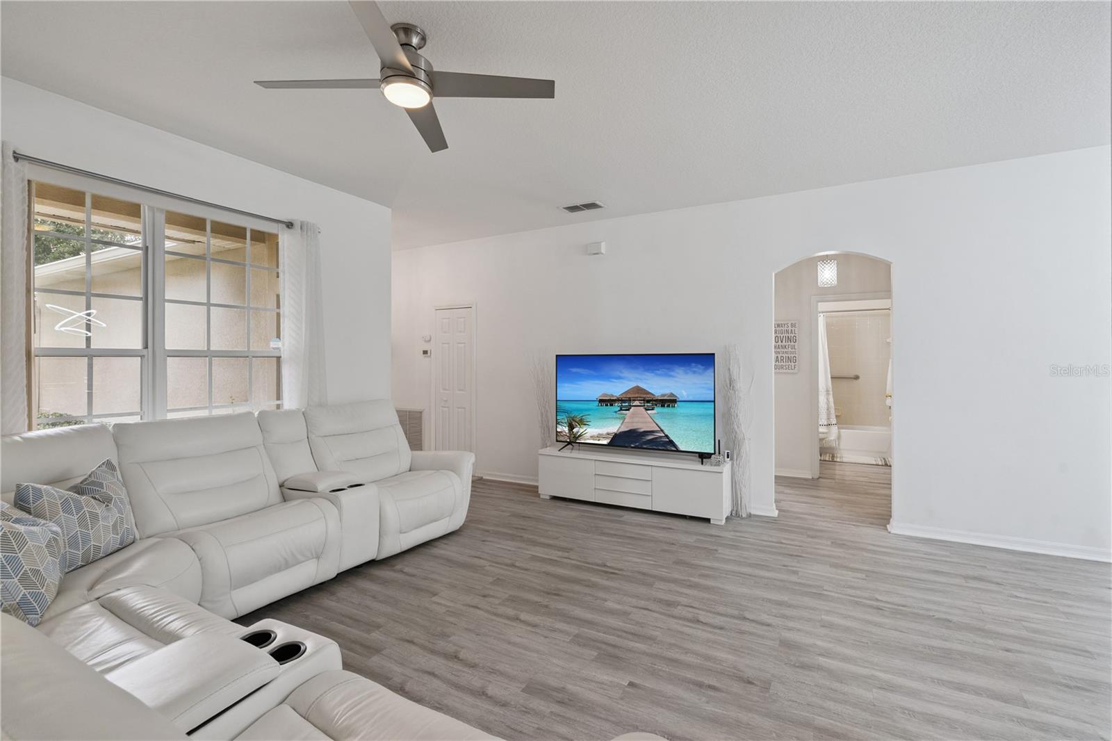 PLYMOUTH LANDING PH 02 49 20 - Residential