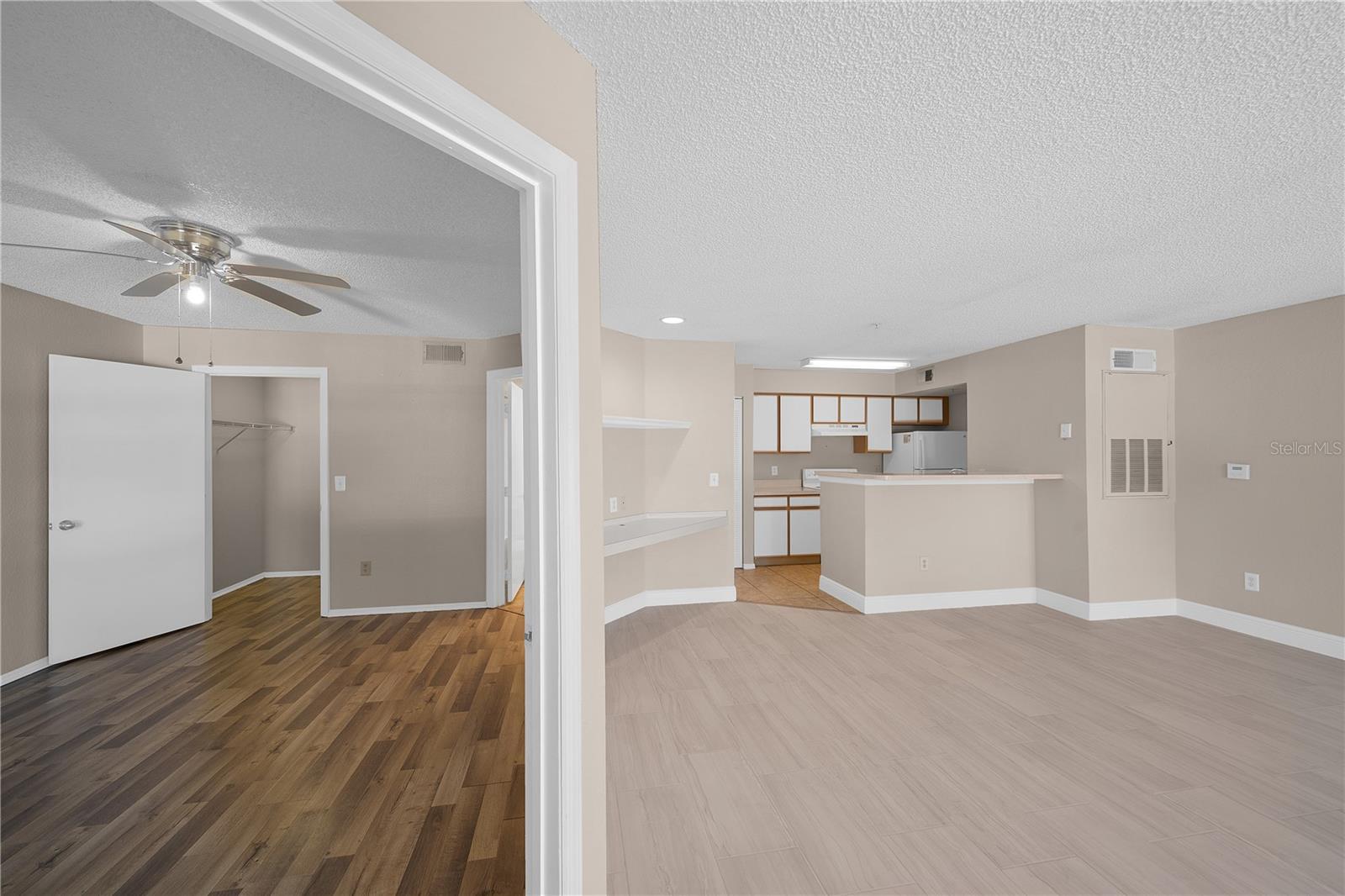 VILLAS DEL SOL AT KISSIMMEE CONDO INC - Residential Lease