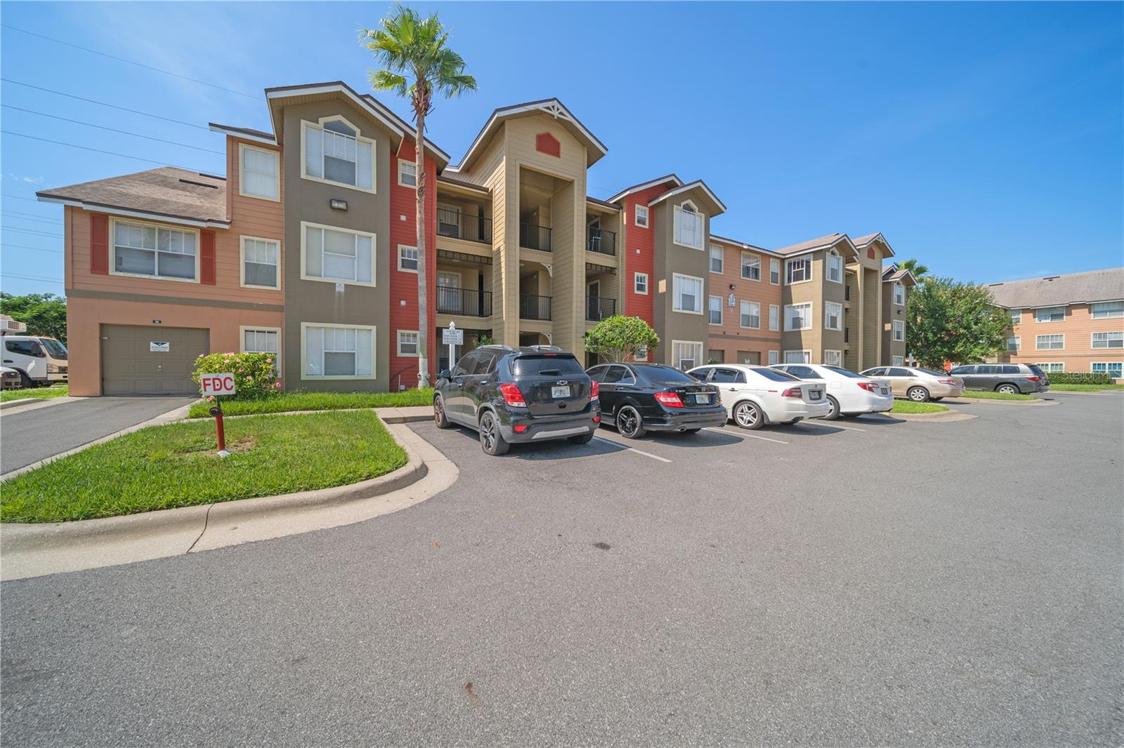 First floor, 1 bedroom, 1 bath condo in gated community just minutes away from The Loop shopping mall, dining and more. Property features laminate flooring in the bedrooms and brand new tile in the living and dining room, refinished kitchen and bathroom counter tops, and separate laundry room. Come take a look at this beautiful property today!