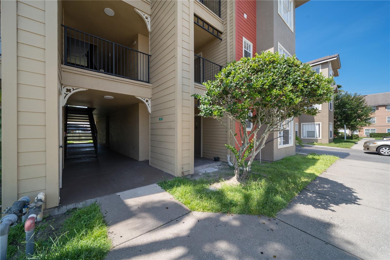 VILLAS DEL SOL AT KISSIMMEE CONDO INC - Residential Lease