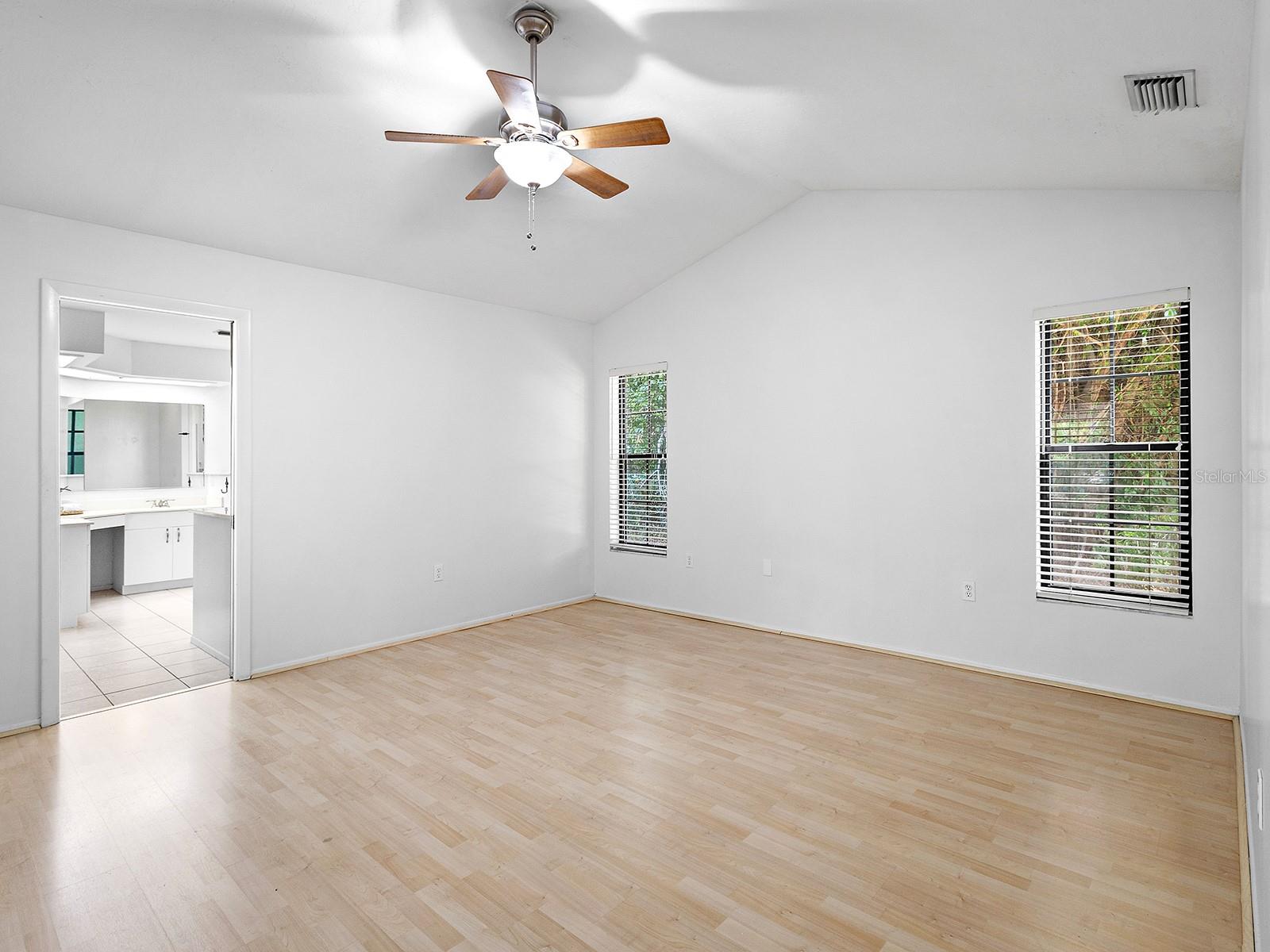 LAKES ESTATES THE - Residential Lease
