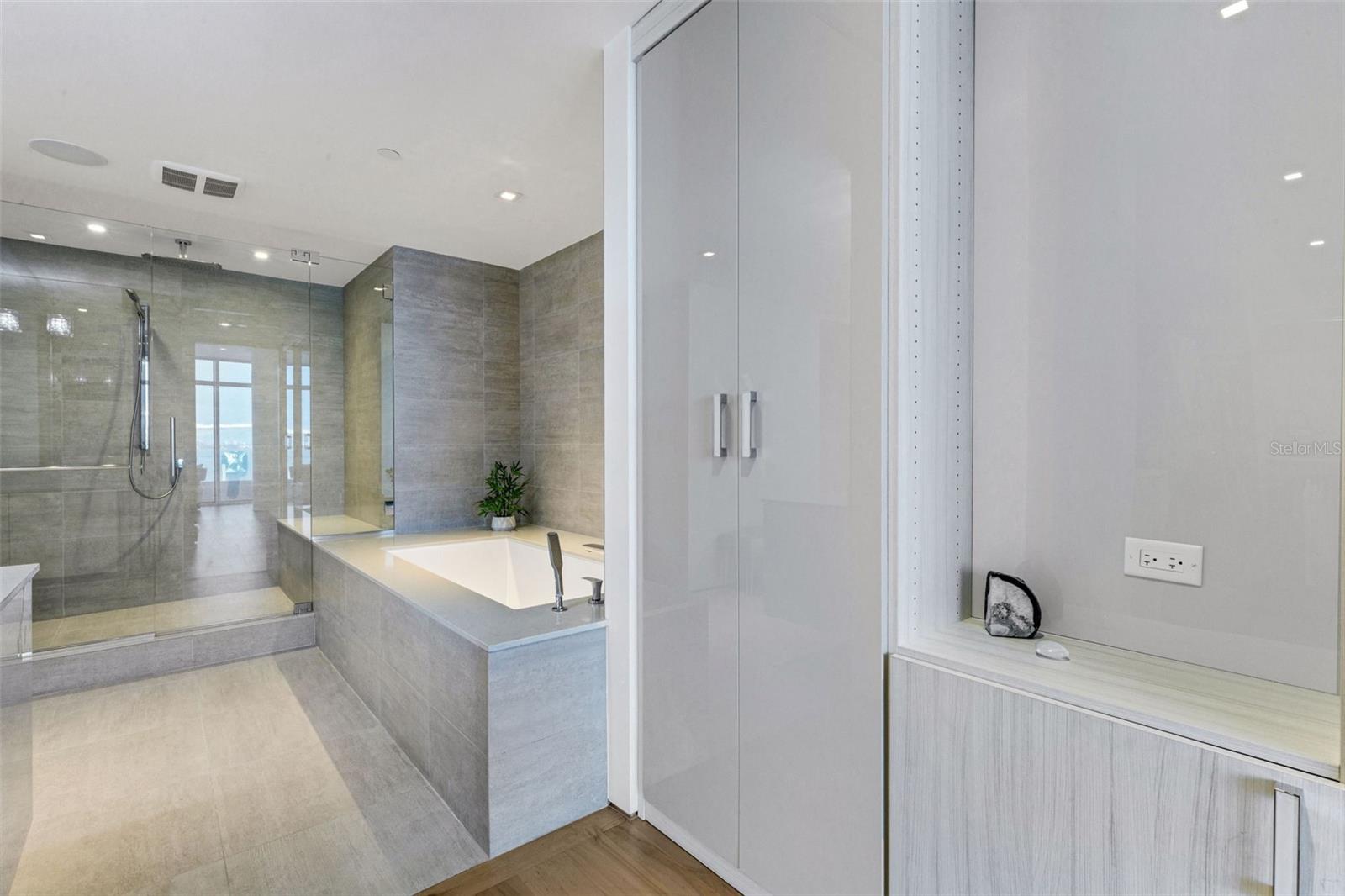 AQUA - Residential