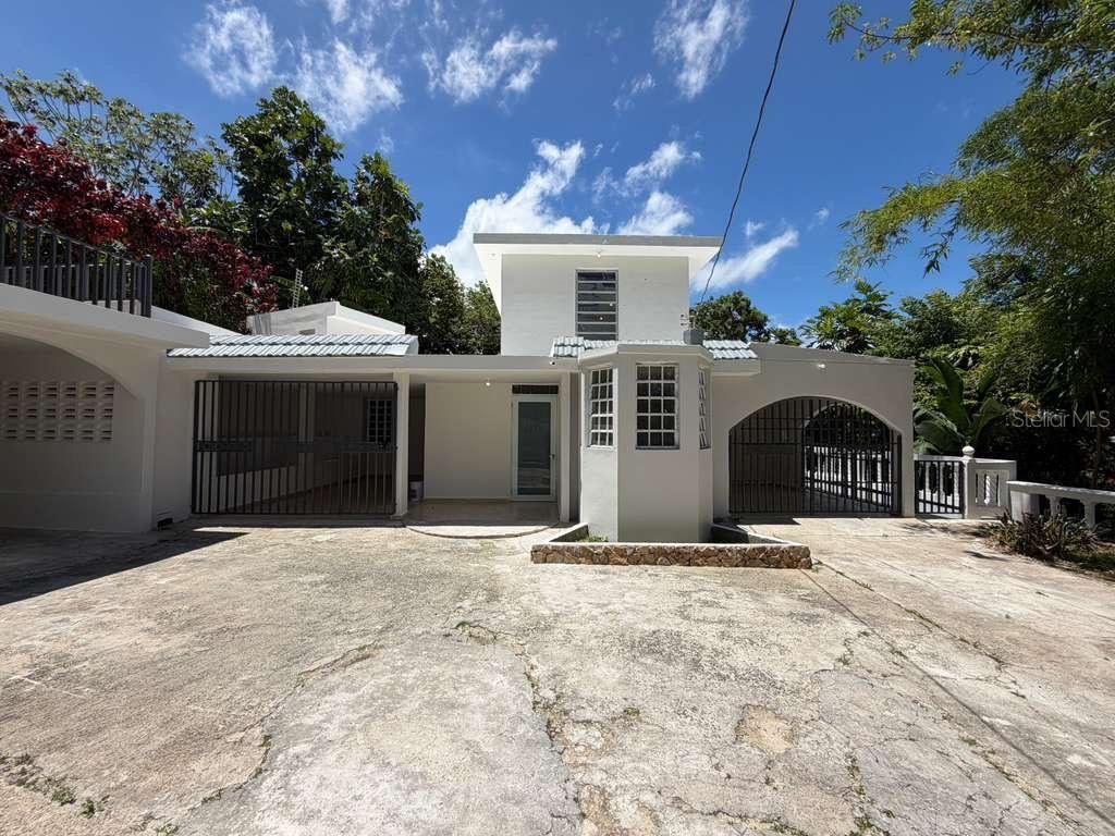 NEW LISTING IN YABUCOA, PUERTO RICO
Bo. Martorell – Prime Location

Welcome to this spacious property located in a peaceful and desirable area of Yabucoa. Ideal for homeowners or investors seeking comfort, functionality, and future potential.

Property Features:

* Carport for up to 3 Vehicles
* Open Terrace and Balcony
* Dedicated Gym Area
* Storage Space
* Laundry Area
* Tropical style, ideal for primary residence or investment

Condition:
Well-maintained property with excellent potential for customization and value appreciation.


Opportunities like this do not last long on the market. Whether you are looking for a primary residence, vacation home, or investment property, this home offers space, versatility, and long-term potential.

For more information or to schedule a private showing