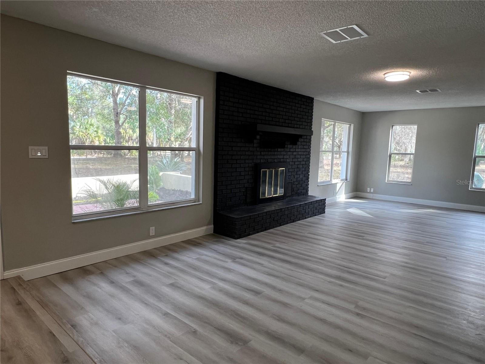 GREENWOOD ACRES 1ST ADD - Residential Lease