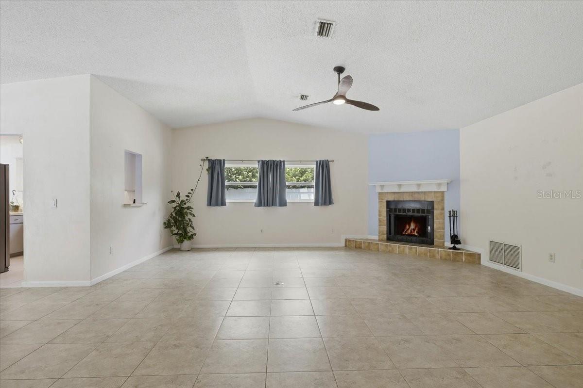 PINE LAKES - Residential