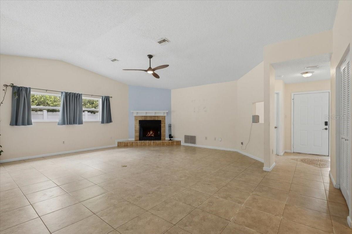 PINE LAKES - Residential