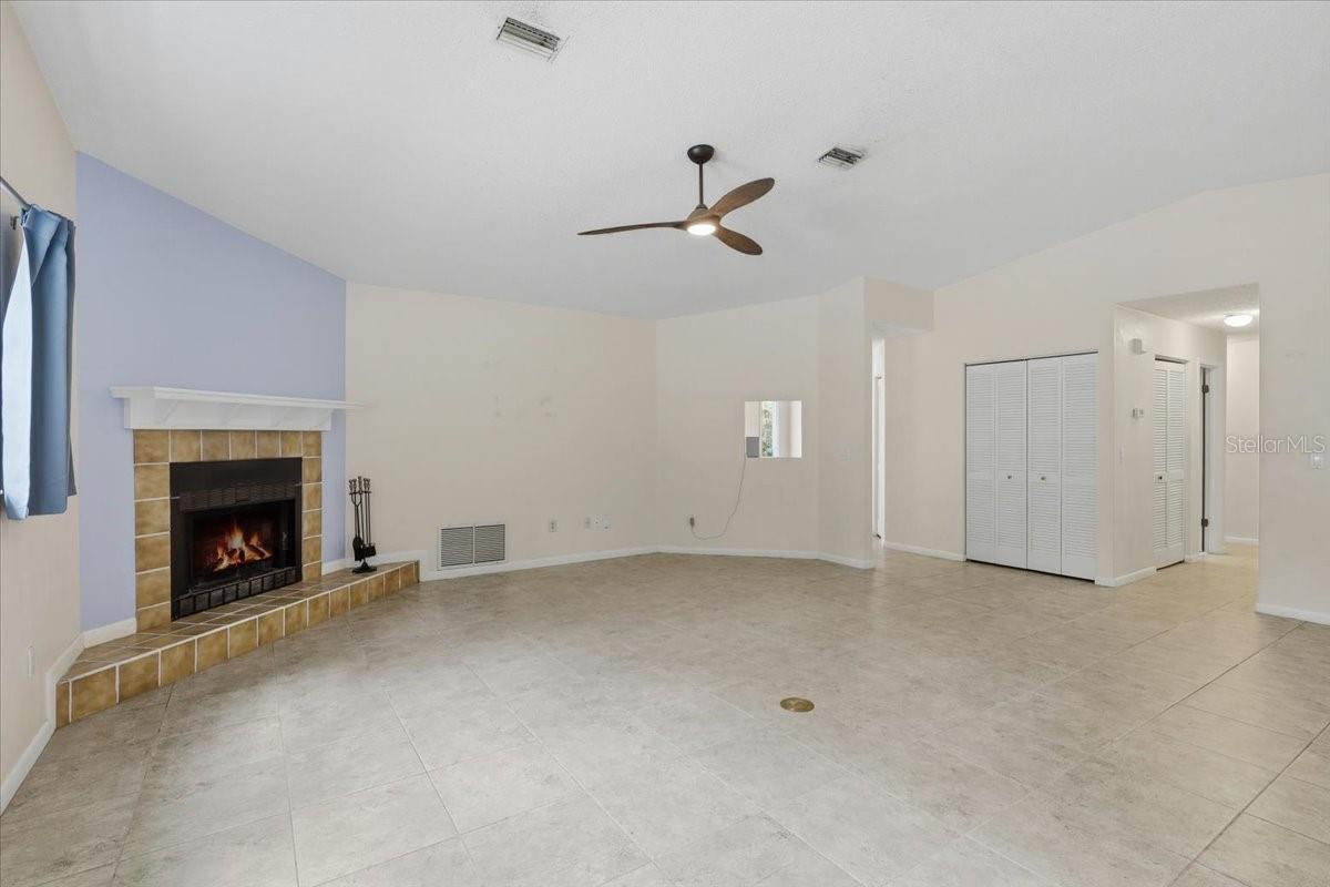 PINE LAKES - Residential