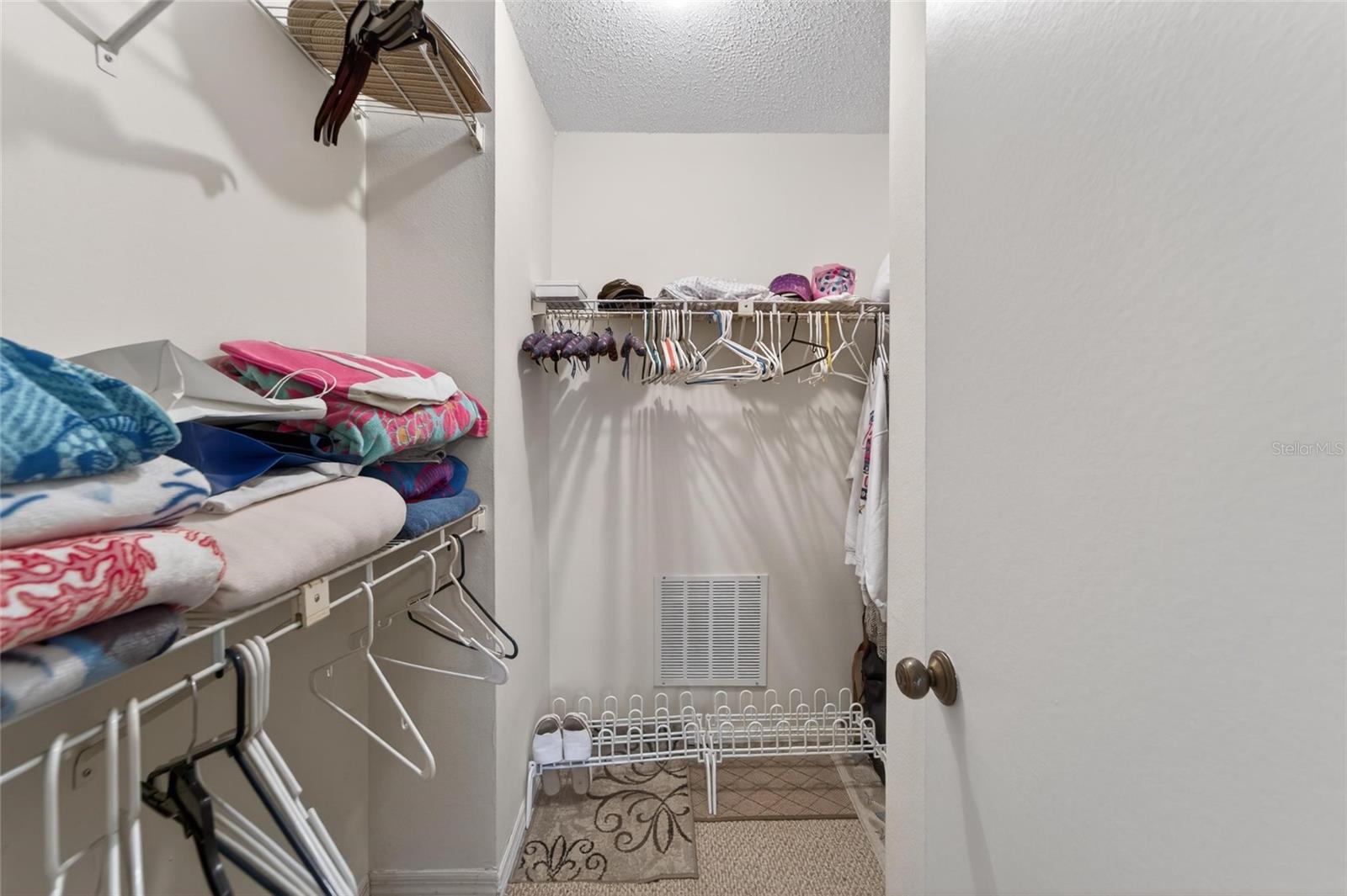 THE KNOLLS OF KINGS POINT II A - Residential