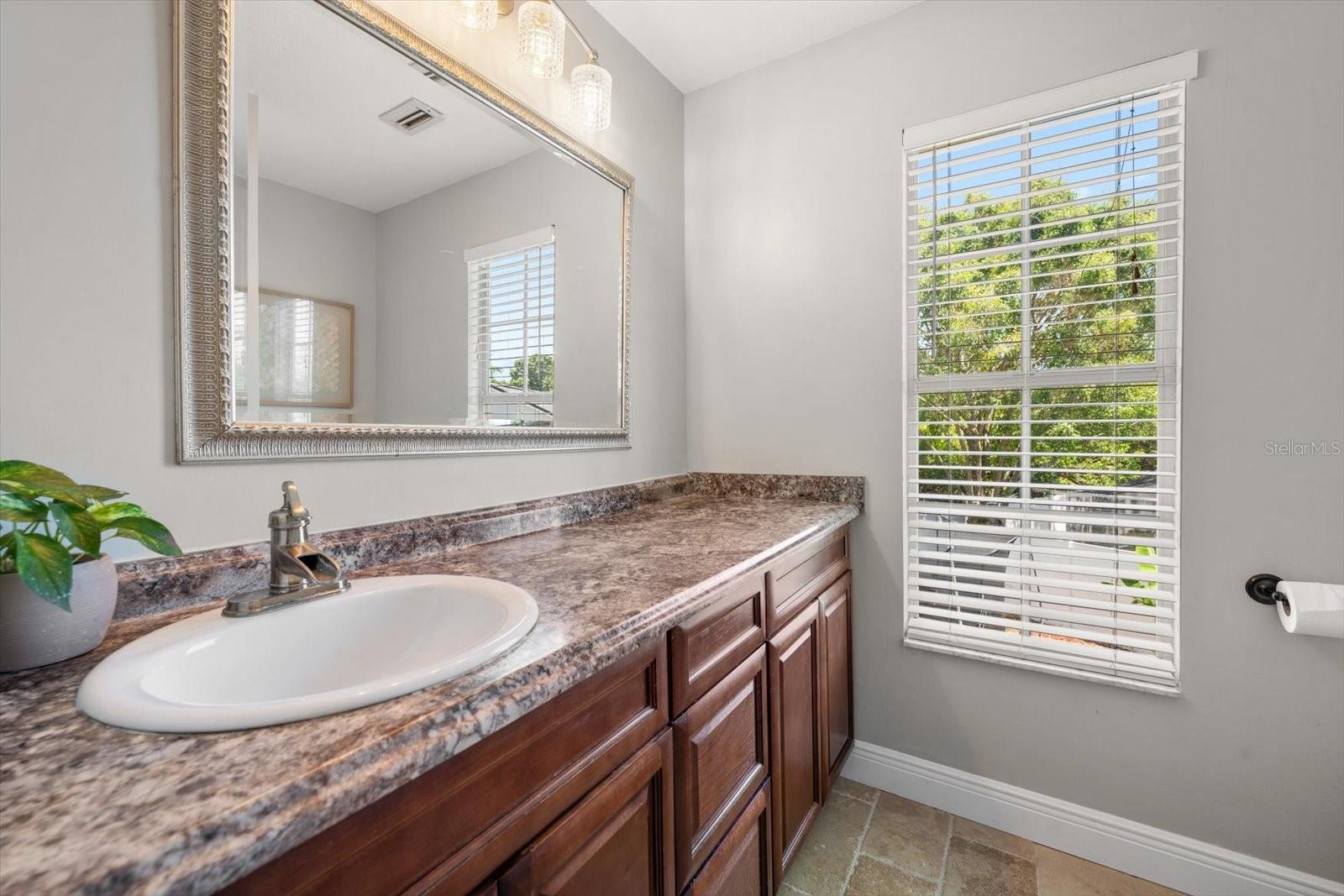BAYS END - Residential