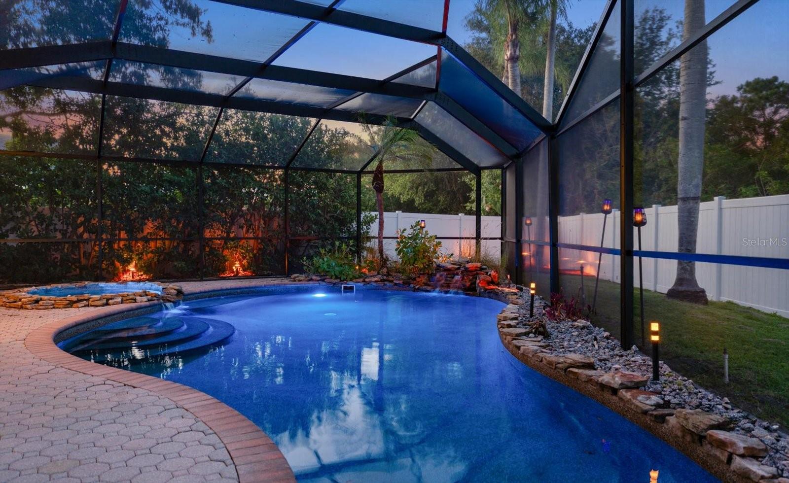 BAYS END - Residential