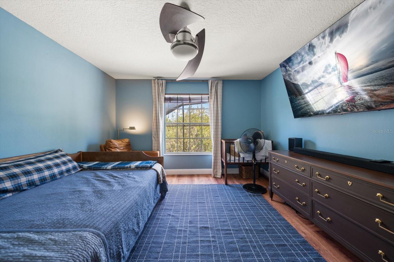 BAYS END - Residential