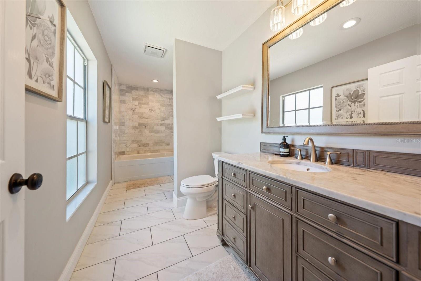BAYS END - Residential