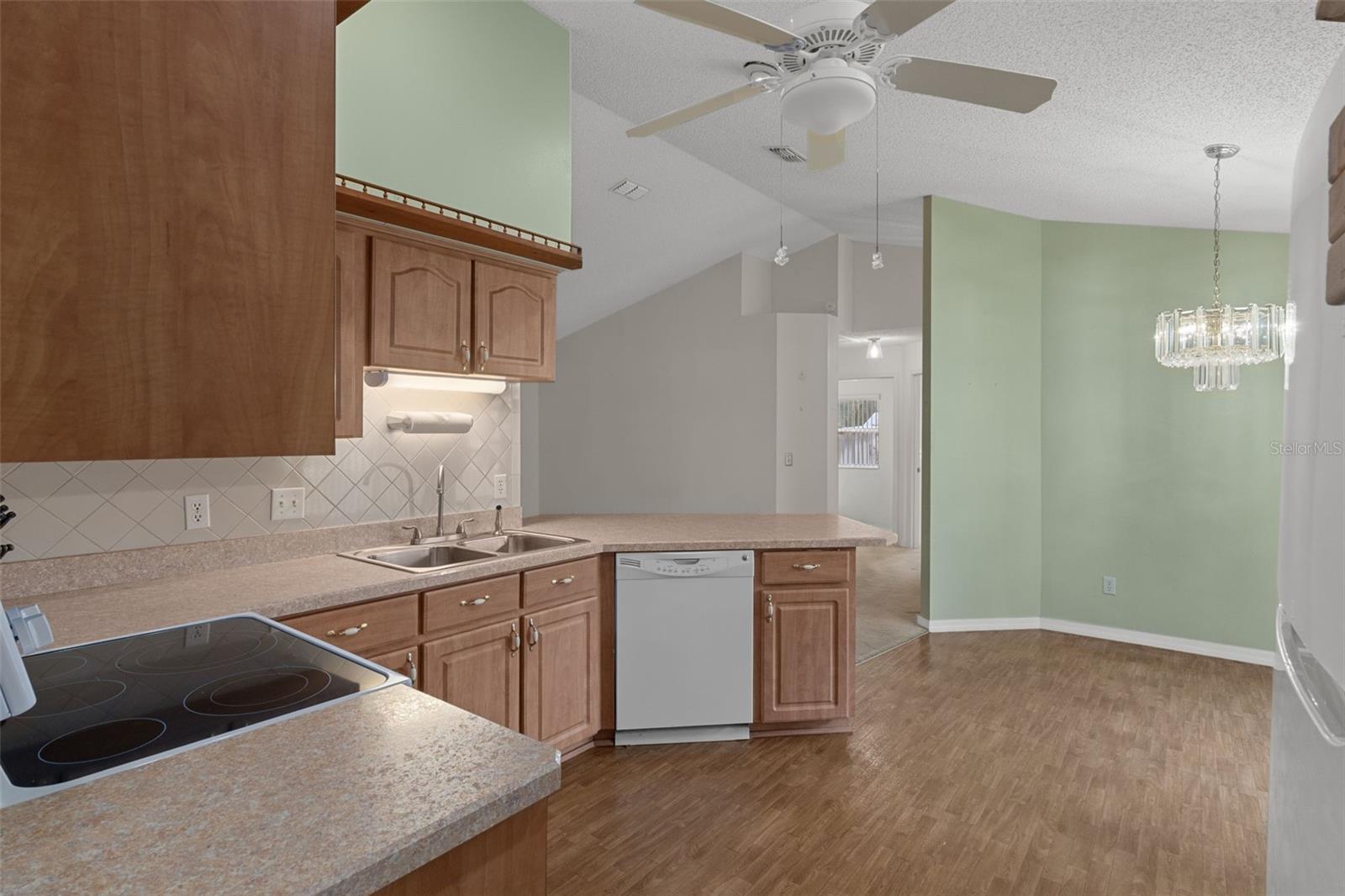 6TH ADD TRACYS POINT - Residential