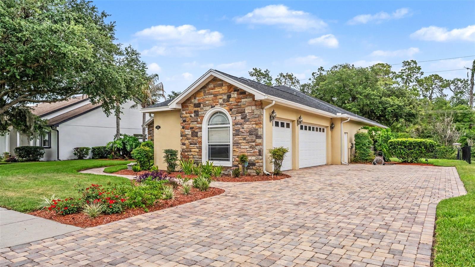 HAWKS RIDGE - Residential