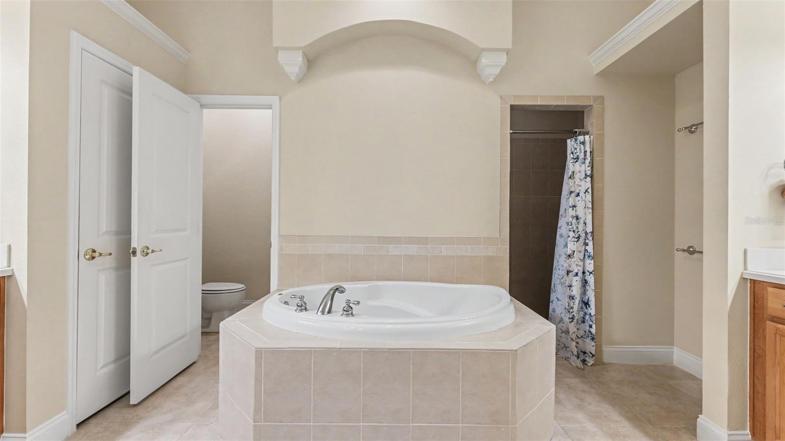 HAWKS RIDGE - Residential