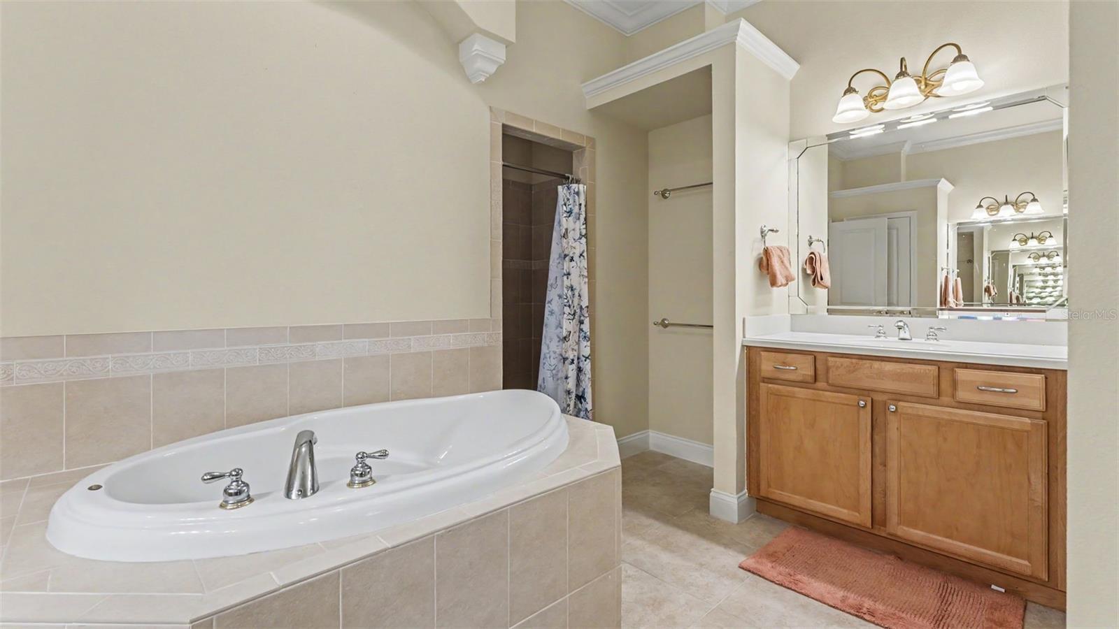 HAWKS RIDGE - Residential