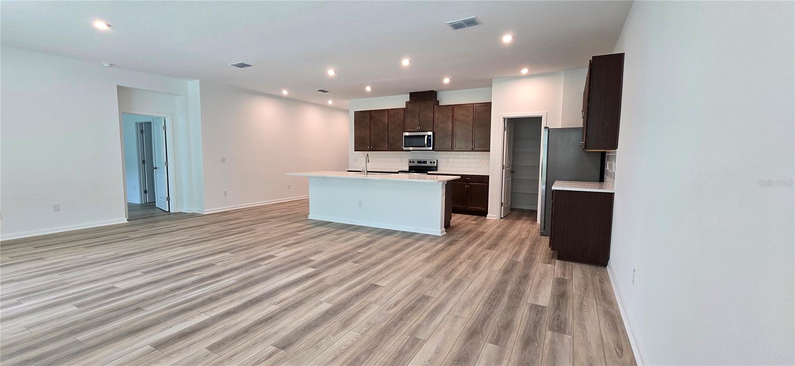STARWOOD PH N-4 - Residential Lease